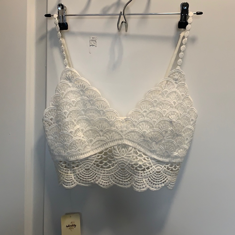NEVER WORN W/ TAG Free People lace bralette - size small